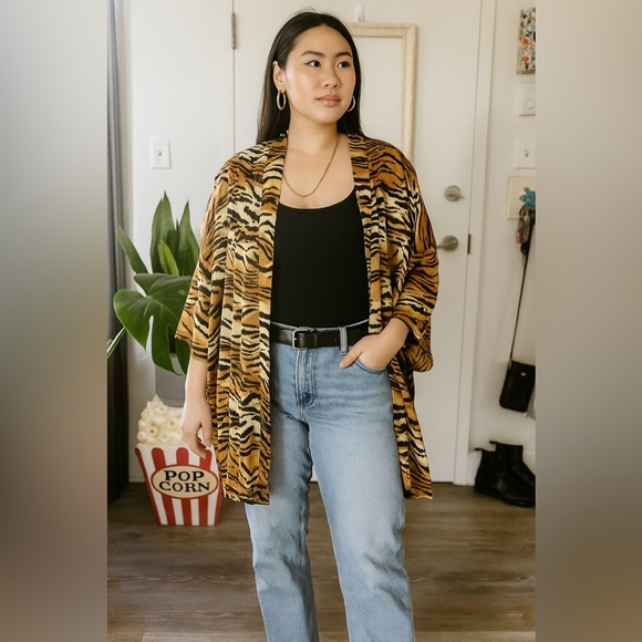 VICTORIA’S SECRET | Animal Print Robe Kimono - Picture 14 of 14